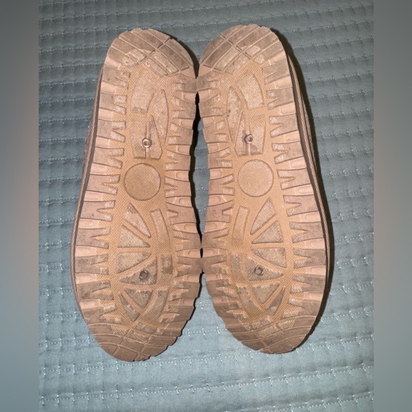 Olivia & Kate Slip-On Shoes. Super soft. Worn once!  Size women’s 8.5 - Picture 10 of 10